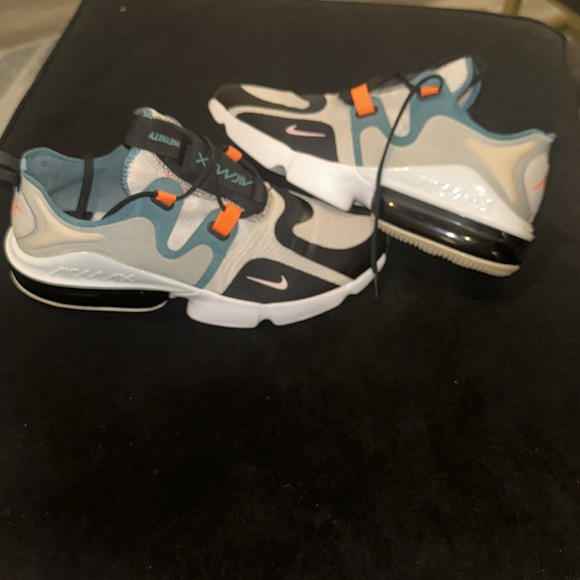 Nike Airmax - Picture 3 of 4